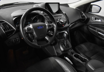 Подержанный автомобиль Ford Kuga 2013 года (9 фото)