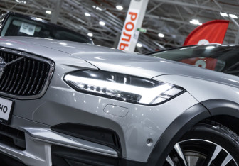 Подержанный автомобиль Volvo V90 Cross Country 2017 года (2 фото)