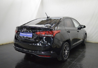 Подержанный автомобиль Hyundai Solaris Sedan 2018 года (5 фото)