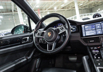 Подержанный автомобиль Porsche Cayenne 2020 года (16 фото)