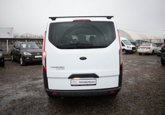 Подержанный автомобиль Ford Tourneo Custom 2014 года (5 фото)