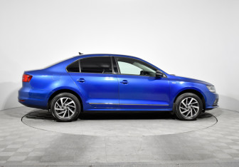 Подержанный автомобиль Volkswagen Jetta Sedan 2018 года (4 фото)