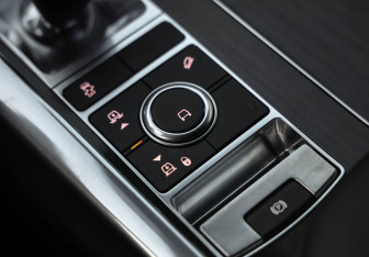 Подержанный автомобиль Land Rover Range Rover Sport 2020 года (23 фото)