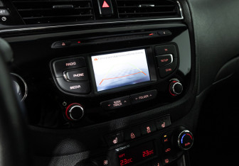 Подержанный автомобиль Kia Ceed Hatchback 2015 года (15 фото)