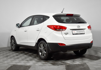 Подержанный автомобиль Hyundai ix35 2014 года (7 фото)