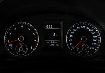 Подержанный автомобиль Volkswagen Caddy Compactvan 2012 года (23 фото)