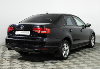 Подержанный автомобиль Volkswagen Jetta Sedan 2014 года (5 фото)