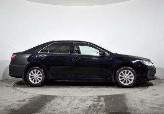 Подержанный автомобиль Toyota Camry Sedan 2017 года (4 фото)