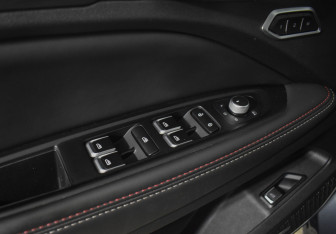 Подержанный автомобиль Geely Tugella 2024 года (19 фото)