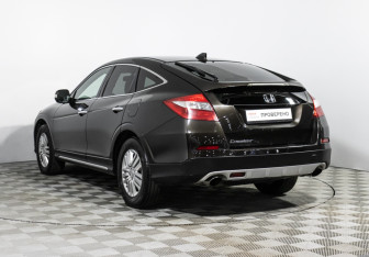 Подержанный автомобиль Honda Crosstour 2014 года (7 фото)