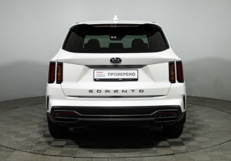 Подержанный автомобиль Kia Sorento 2020 года (6 фото)