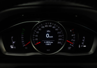 Подержанный автомобиль Volvo XC60 2017 года (23 фото)