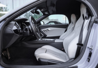 Подержанный автомобиль BMW Z4 Roadster 2020 года (31 фото)