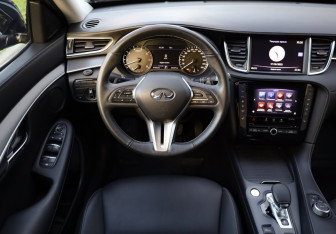 Подержанный автомобиль Infiniti QX50 2018 года (11 фото)