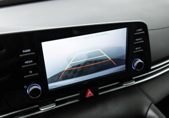 Подержанный автомобиль Hyundai Elantra Sedan 2023 года (16 фото)