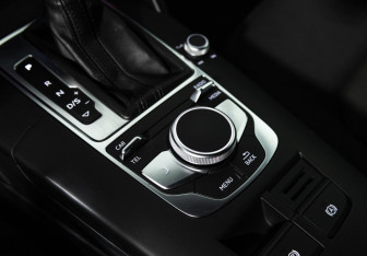 Подержанный автомобиль Audi A3 Sedan 2018 года (17 фото)