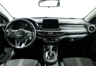 Подержанный автомобиль Kia Cerato Sedan 2021 года (13 фото)