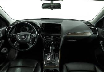 Подержанный автомобиль Audi Q5 2012 года (13 фото)