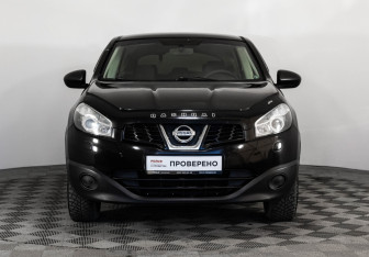 Подержанный автомобиль Nissan Qashqai 2012 года (2 фото)