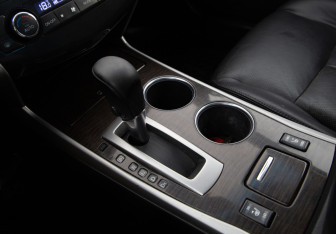 Подержанный автомобиль Nissan Teana 2014 года (13 фото)