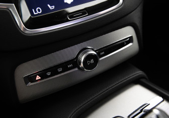 Подержанный автомобиль Volvo XC90 2016 года (17 фото)