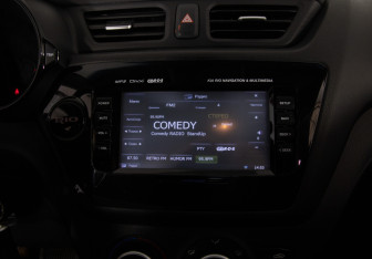 Подержанный автомобиль Kia Rio Hatchback 2013 года (17 фото)