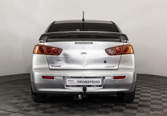 Подержанный автомобиль Mitsubishi Lancer Sedan 2008 года (6 фото)