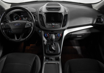 Подержанный автомобиль Ford Kuga 2018 года (14 фото)