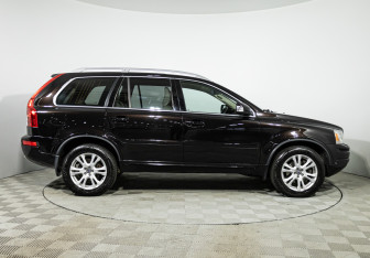 Подержанный автомобиль Volvo XC90 2012 года (4 фото)