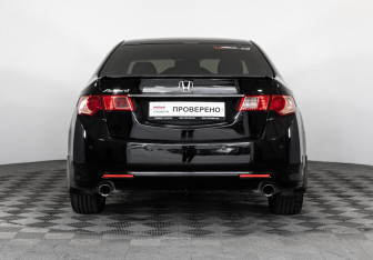 Подержанный автомобиль Honda Accord Sedan 2011 года (6 фото)