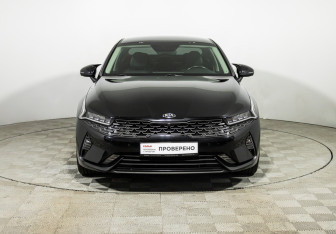 Подержанный автомобиль Kia K5 2021 года (2 фото)
