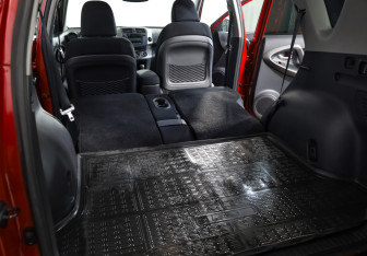 Подержанный автомобиль Toyota RAV4 2011 года (29 фото)