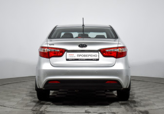 Подержанный автомобиль Kia Rio Sedan 2012 года (6 фото)