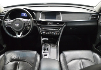 Подержанный автомобиль Kia Optima Sedan 2017 года (14 фото)