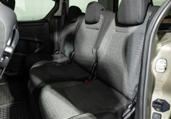 Подержанный автомобиль Citroen Berlingo 2017 года (10 фото)