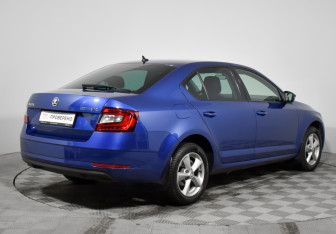 Подержанный автомобиль Skoda Octavia Liftback 2018 года (5 фото)