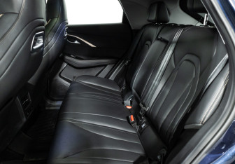 Подержанный автомобиль Omoda C5 2024 года (10 фото)