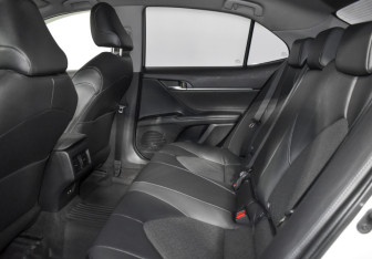 Подержанный автомобиль Toyota Camry Sedan 2022 года (14 фото)