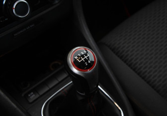 Подержанный автомобиль Volkswagen Golf Hatchback 2011 года (12 фото)