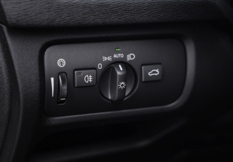 Подержанный автомобиль Volvo V40 Cross Country 2019 года (18 фото)