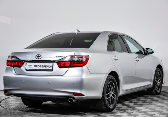 Подержанный автомобиль Toyota Camry Sedan 2017 года (5 фото)