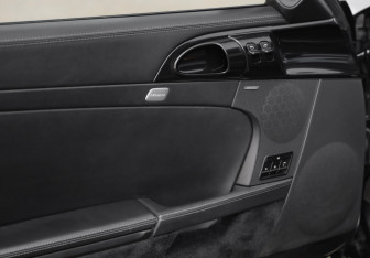 Подержанный автомобиль Porsche Cayman 2010 года (26 фото)