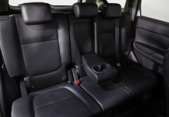 Подержанный автомобиль Mitsubishi Outlander 2018 года (25 фото)