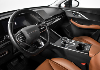 Подержанный автомобиль Omoda C5 2022 года (9 фото)