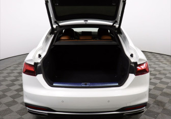 Подержанный автомобиль Audi A5 Liftback 2020 года (13 фото)