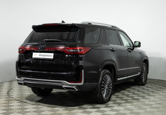 Подержанный автомобиль Changan CS95 2022 года (5 фото)