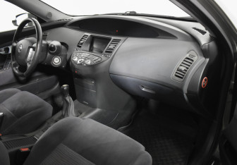 Подержанный автомобиль Nissan Primera Sedan 2006 года (12 фото)