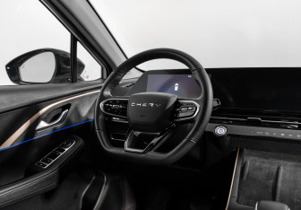 Подержанный автомобиль Omoda C5 2023 года (16 фото)