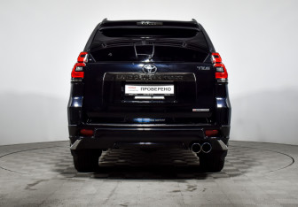 Подержанный автомобиль Toyota Land Cruiser Prado 2019 года (6 фото)