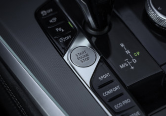Подержанный автомобиль BMW X5 2019 года (25 фото)